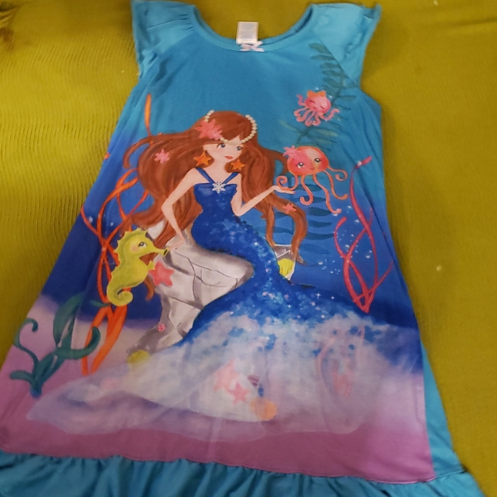 10/12 girls nightgown